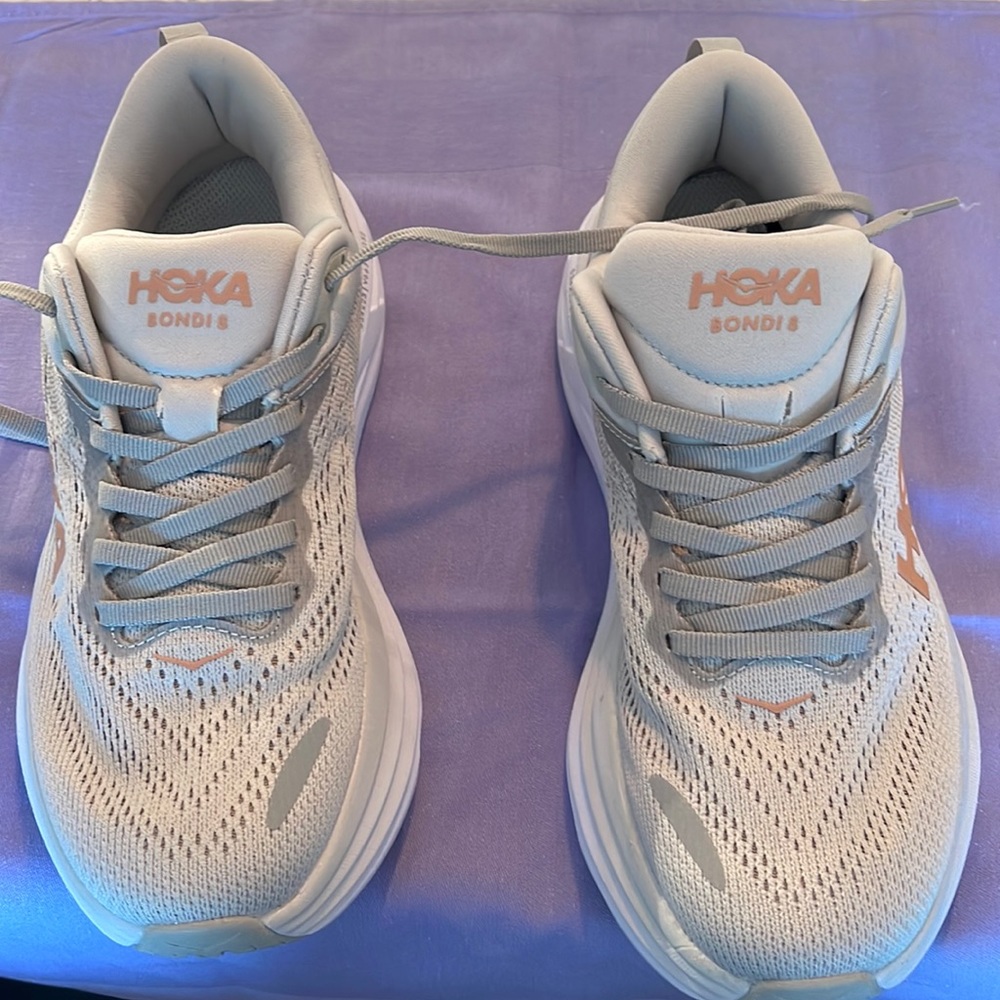 Hoka Bondi 8 new sneakers. Never worn.